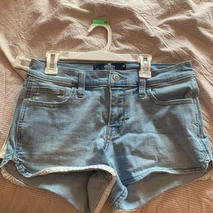 Never worn hollister low rise jean shorts